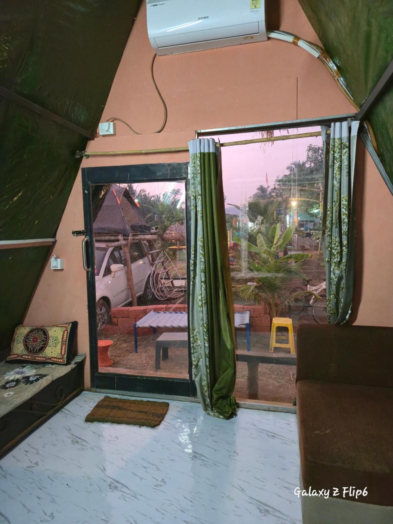 Sea Touch Beach Resort Harihareshwar Habitación foto